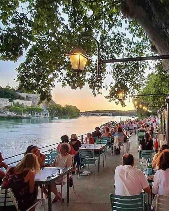 Le Saint-Lazare Appartement Au Calme Intra Muros Avignon Luaran gambar